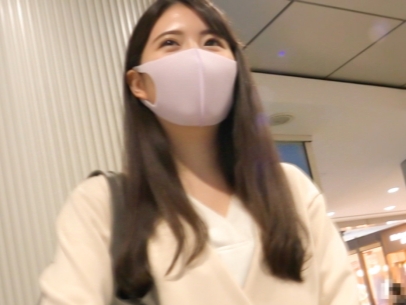 【マスク美人の巨乳】 隠しきれないセクシーさ！ むっちりボディとパイパンマ○コで男を虜にする♡ 仮面の下はエロスの女神！