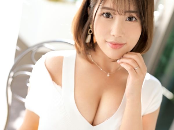 【人妻エステティシャンの本性】『もっと奥まで…』色気ムンムンの美人講師がデカチンにメロメロ♥エッチなフェロモン全開で、猛烈ピストンに悶絶！精子大好き人妻が乱れまくる濃厚ファック！♡