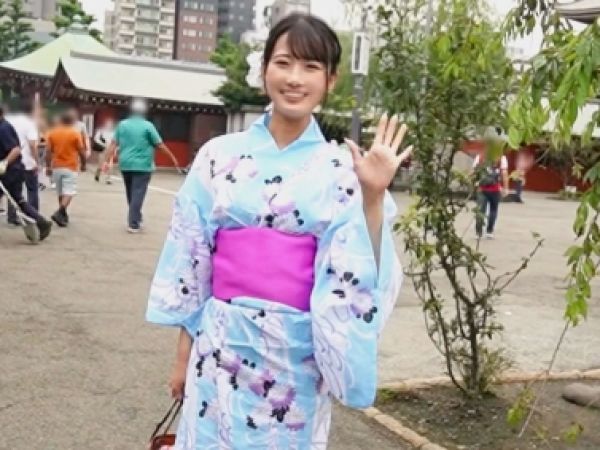 【浴衣JDの危険な浮気】『バレたらヤバい…でも気持ちいい…』テニサー所属の清楚系ビッチが親友の彼氏と禁断の生ハメSEX！浴衣姿でエッチなつまみ食い、彼氏のチンポに夢中になっちゃう♡