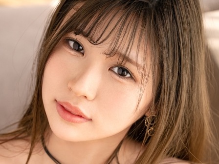 【美巨乳美女の濃厚プレイ】『もっと…』色気たっぷりのキスから始まるエロタイム！チンポの先をチロチロ舐め回し、最後は顔面にザーメンぶっかけ！男汁まみれのエロ可愛い姿に興奮間違いなし！♡