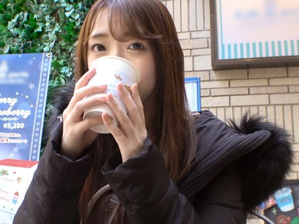 【デカ乳素人ナンパ】純粋恋愛しか知らない無邪気な巨乳美女を巧妙に口説き落とし！上目遣いで見つめながらするフェラがエロすぎて、勃起が止まらない！無垢な美女が堕ちる瞬間を激撮！