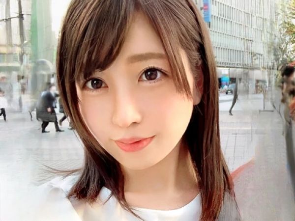 【軟体美少女のパイパンSEX】『すぐイッちゃう…』即イキ体質の女子大生がハメ撮りで大胆に！プリッと美尻を揺らし、深挿しピストンで立ちバックで感じまくる！柔軟なカラダを余すことなく堪能！♡