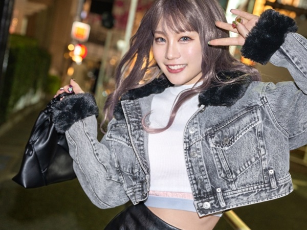 1. 【主観イチャラブ】『見つめながら…♡』あどけない美少女と背徳のいちゃラブSEX！カワイイ顔面にザーメンぶっかけ、最高の快感を共有！2. 【ナンパギャルSEX】『私がリードしてあげる♡』激カワギャルをホテルに連れ込み、ギャルムーブで翻弄！腰振りまくってイキ乱れるエロカワ姿に悶絶！