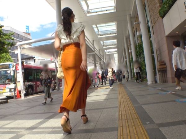 【高身長美脚お姉さんをゲット！】『久しぶりで感度MAX…』173cmのスレンダー美女が街角ナンパで即ハメ！ご無沙汰マンコに極太チンポをぶち込まれ、手マンで大洪水！悶絶アクメ連発のドスケベSEX！♡