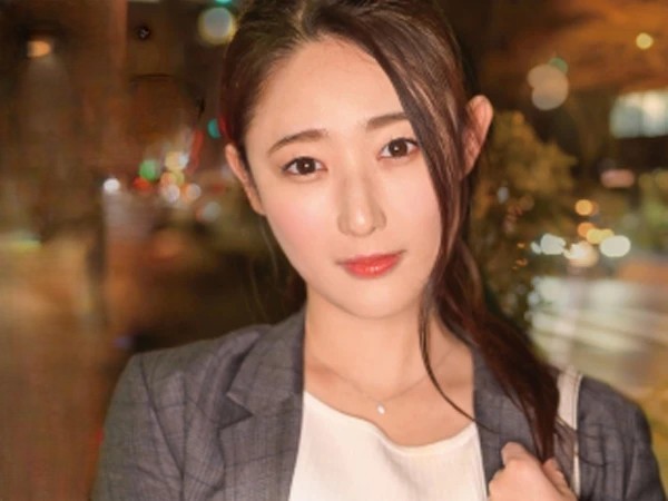 【ランチタイムのOLゲット】『もう…仕事中なのに…』会社帰りのOLをナンパ!時間がないと言いながらも、チ○コ見せたら我慢できずにがむしゃら腰振り!仕事のストレスをエロで発散しちゃう!♡