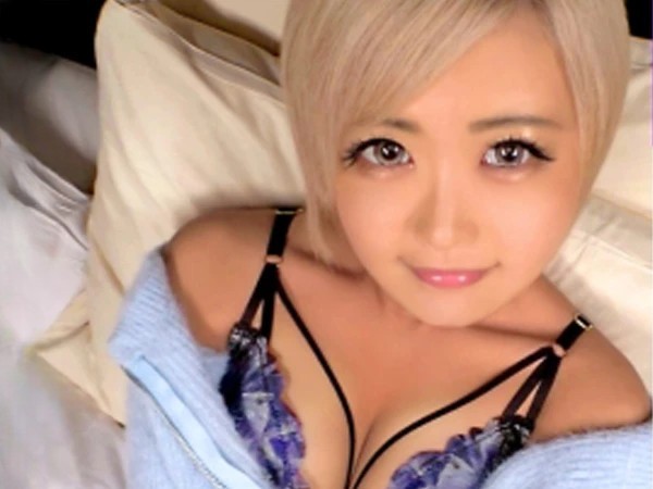 【金髪ビッチの誘惑】小麦肌スレンダーギャルがエロすぎる！！美乳揺らして生チ○ポを激しく迎え入れる…淫乱ギャルの本気セックスに悶絶必至！♡