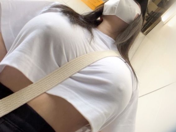 【爆乳保育士のコスプレSEX】『先生、もっと激しく…♡』Iカップのデカパイ下乳がエロすぎる！ノーブラで敏感になった乳首がビンビンに勃起！淫乱保育士との鬼ハメ性交が止まらない！！