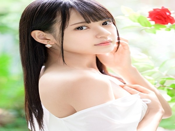 【純真美少女の顔をザーメンで汚す！】パイパン美脚の八掛うみちゃん、細身スタイルが最高！無垢な顔に連続で濃厚ザーメンをぶっかけ、白く染まる姿が超エロい！美脚とパイパンのギャップもたまらない！♡