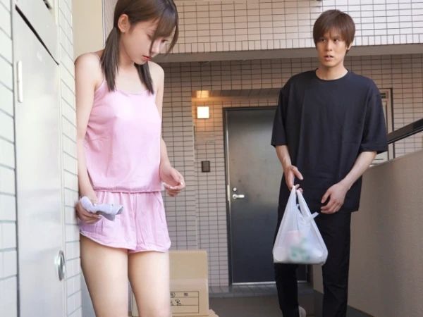 【隣のコミュ障美少女が豹変！】引っ越してきたばかりのウブな彼女が突然のベロチュー誘惑♡理性が吹っ飛ぶ濃厚浮気セックスで理性崩壊！部屋で繰り広げられる禁断のエロすぎる関係にドハマり！