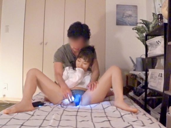 【ナンパ成功！】『えっ、そんなに…♥』幼さ残る天真爛漫美少女をヤリ部屋に連れ込み、バックで激しくガン突き！我慢できず連続で感じまくる姿がたまらない！！