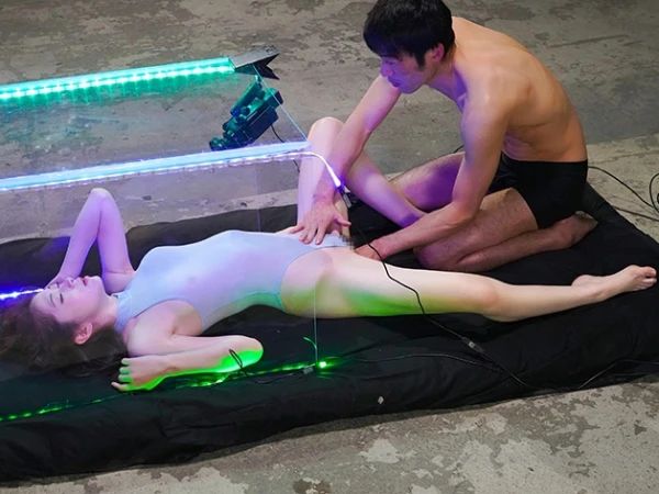 【トランス絶頂】ポルチオマッサージと電マで焦らされまくりの発情マンコ！デカチン挿入で無限痙攣絶頂、快楽の渦に飲み込まれる！限界突破のエロさでイキまくる！！