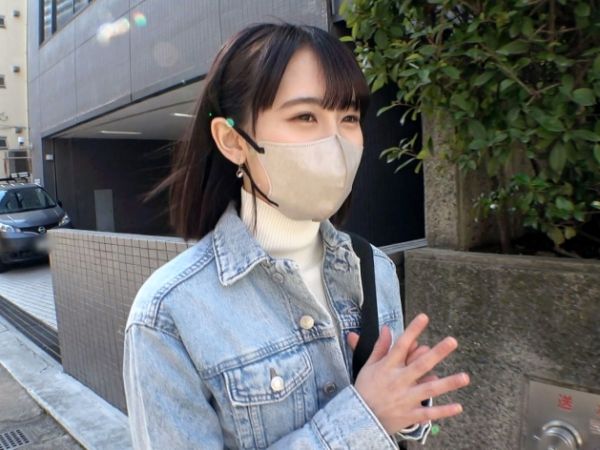 【素人】青森出身20歳のスレンダー美少女バスガイドが騎乗位で大胆に美尻を振りまくり！地元娘が都会のオトナの快楽に溺れ、連続絶頂でイキまくるエロ過ぎるセックス♥ 制服姿とのギャップがたまらない！
