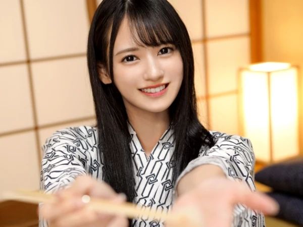 【ちっぱい彼女とイチャラブ温泉旅行】『彼氏さん、もっと気持ちよくして…』旅館でラブラブ主観エッチ♥ フェラから騎乗位まで、ちっぱい美少女彼女との甘～い時間を独り占め！
